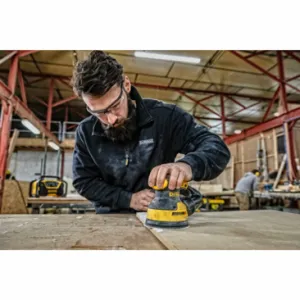 DeWalt Excenterschuurmachine 280W 125 mm