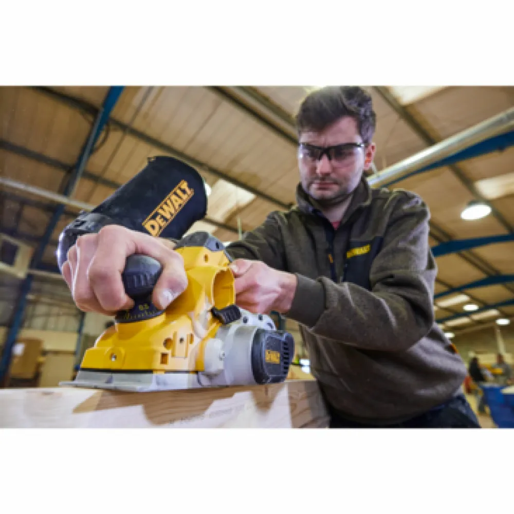 DeWalt Schaafmachine 1050W 4 mm